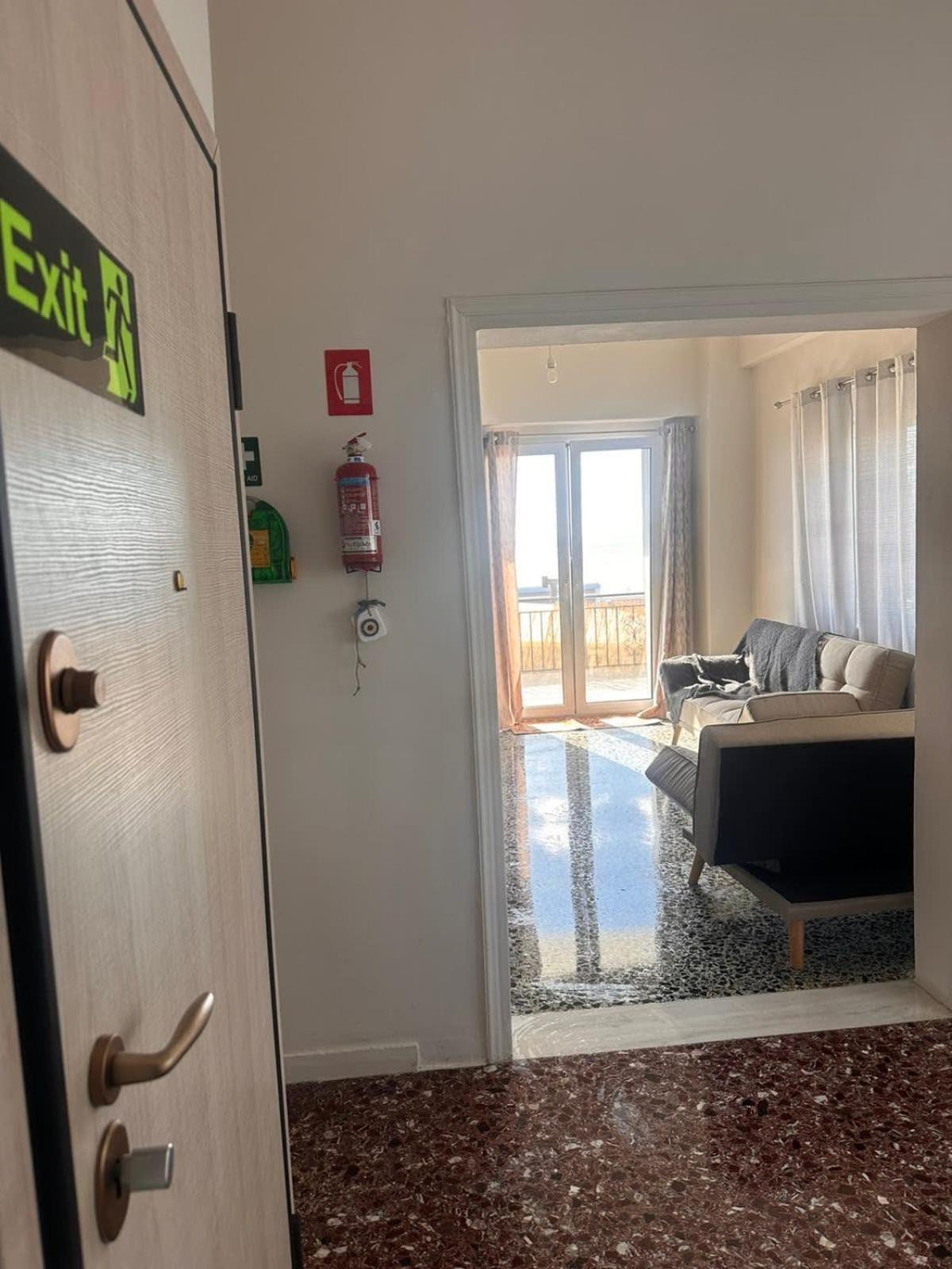 Beachview Chic Modern Άγιοι Θεόδωροι