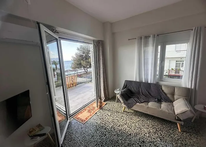 Agioi Theodoroi Beachview Chic Modern Apt