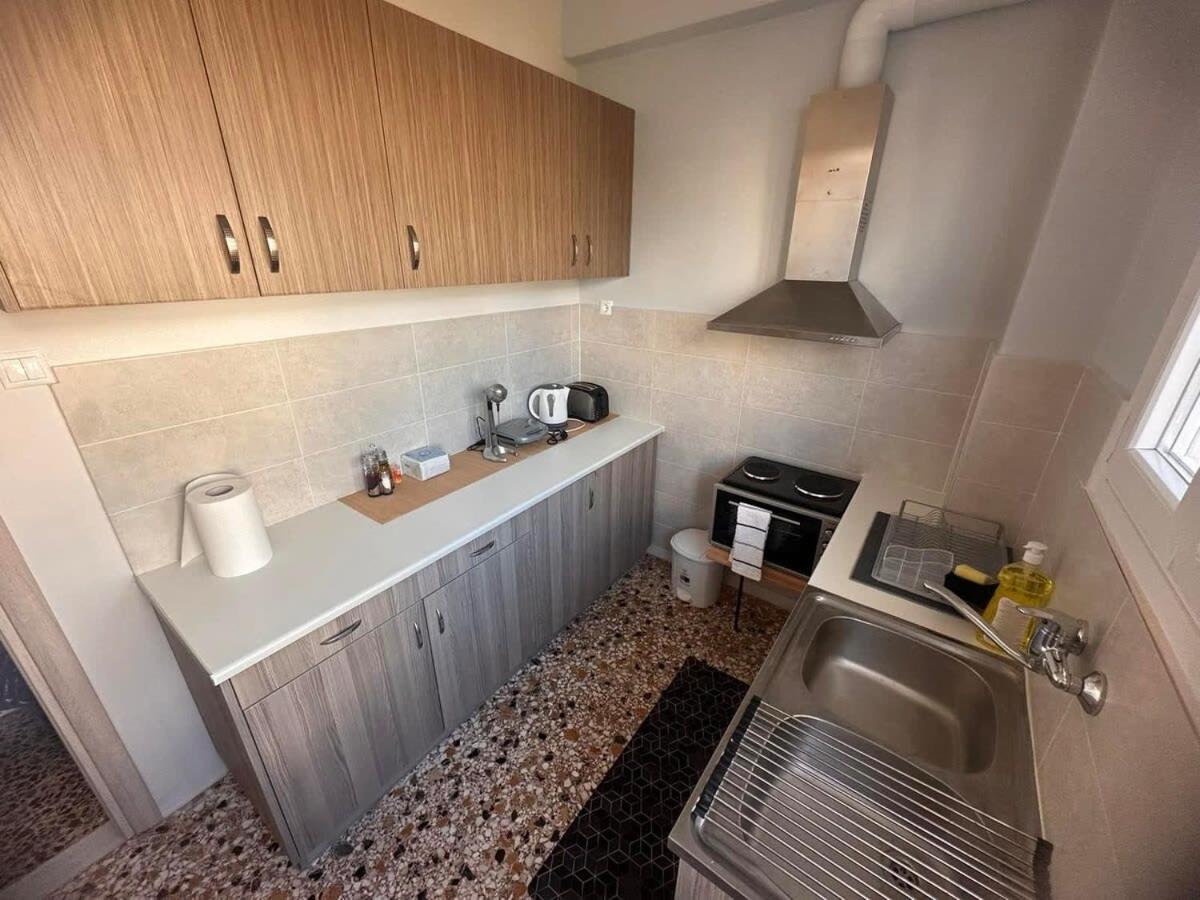 Beachview Chic Modern Apartment