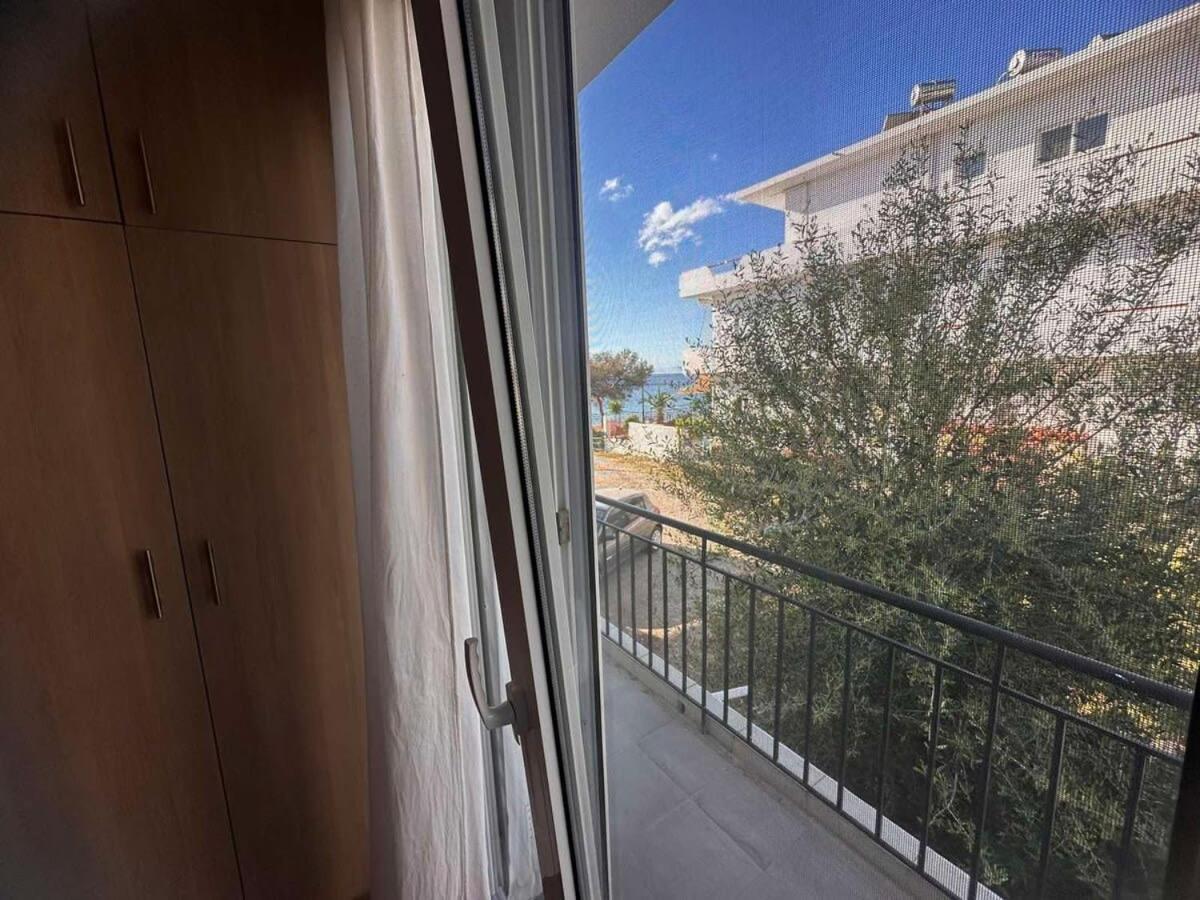 Beachview Chic Modern Apartment Agioi Theodoroi